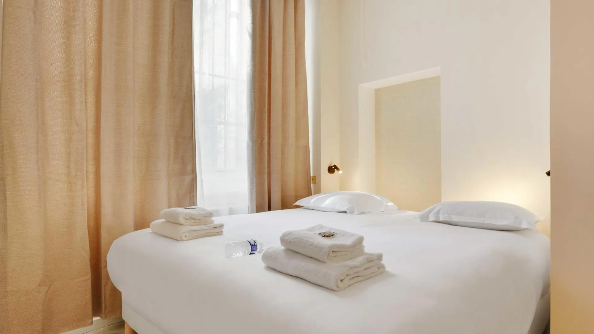 Chic Apartment - 3Br-8P - Le Marais Paříž 0*,